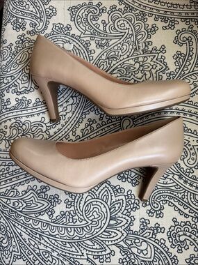Naturalizer Nude Leather Michelle Heel Pump